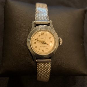 Vintage Timex ladies wind up watch works great!